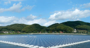 parques solares flotantes