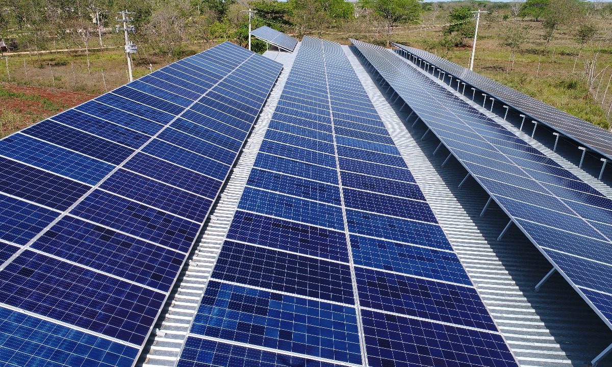 instalación de paneles solares en Banxico