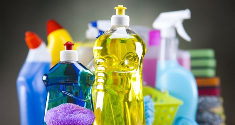 Productos de limpieza contaminantes que tienes en tu hogar