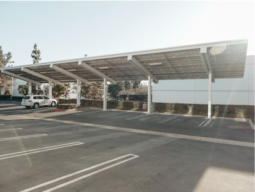 ¿Qué es un carport con energía solar?