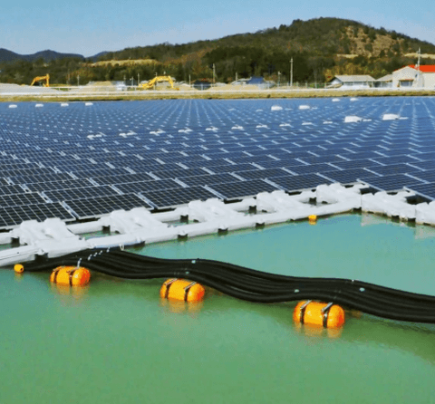 parques solares flotantes