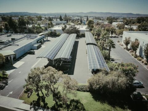 ¿Qué es un carport con energía solar?